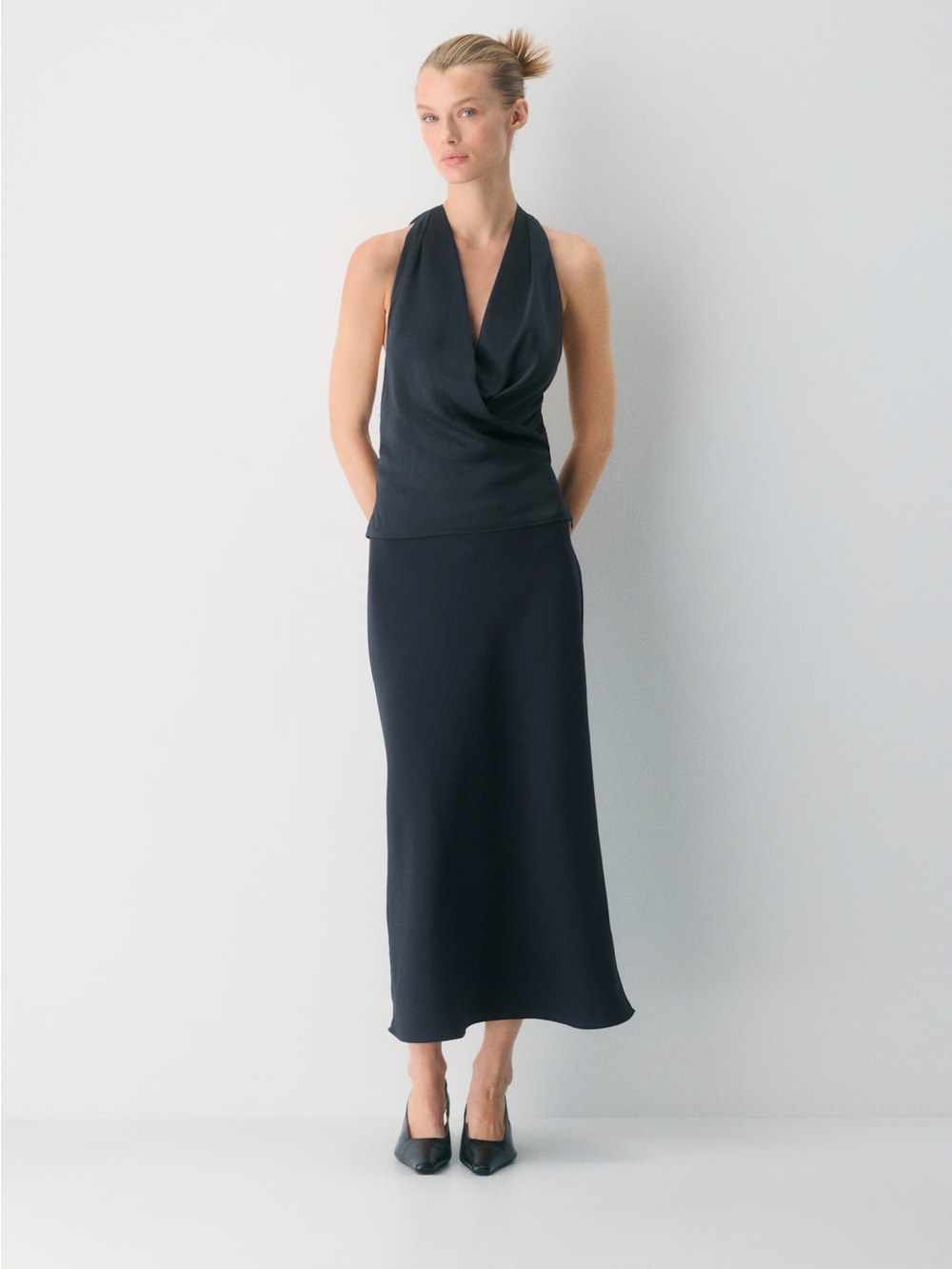 ARITZIA WILFRED Black Martini Top